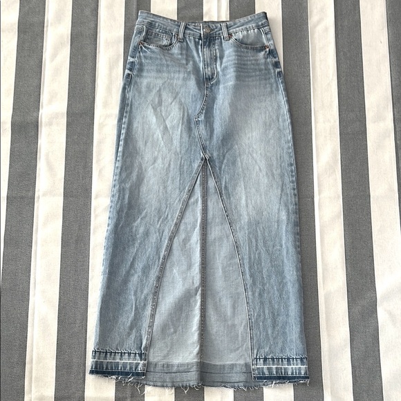 Rewash Women Denim Maxi Skirt Size 27 Raw Hem Front Slit Boho 90s Y2K Festival - Picture 2 of 14